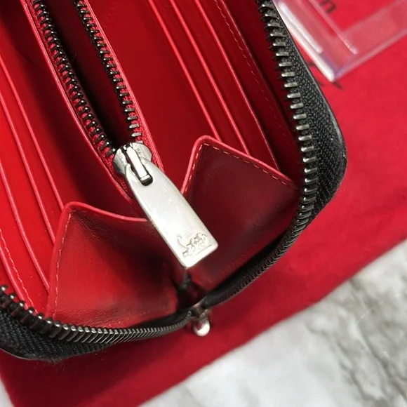 Christian Louboutin Panettone Spikes, Long Wallet Black with Silver Spikes VGUC - Picture 13 of 16